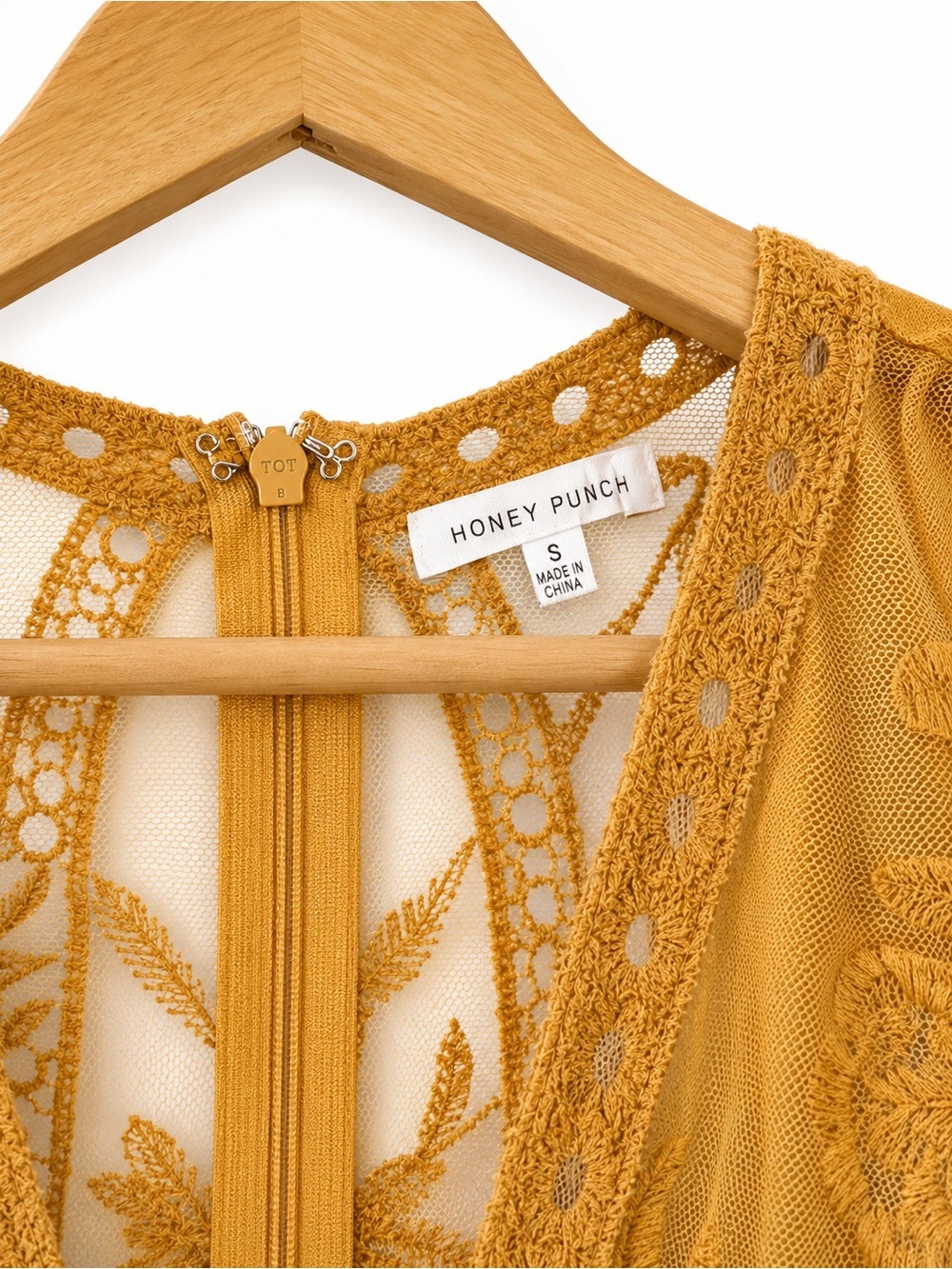 Honey Punch Women’s Mustard Lace Maxi Dress/Romper, Size Small - Picture 4 of 8